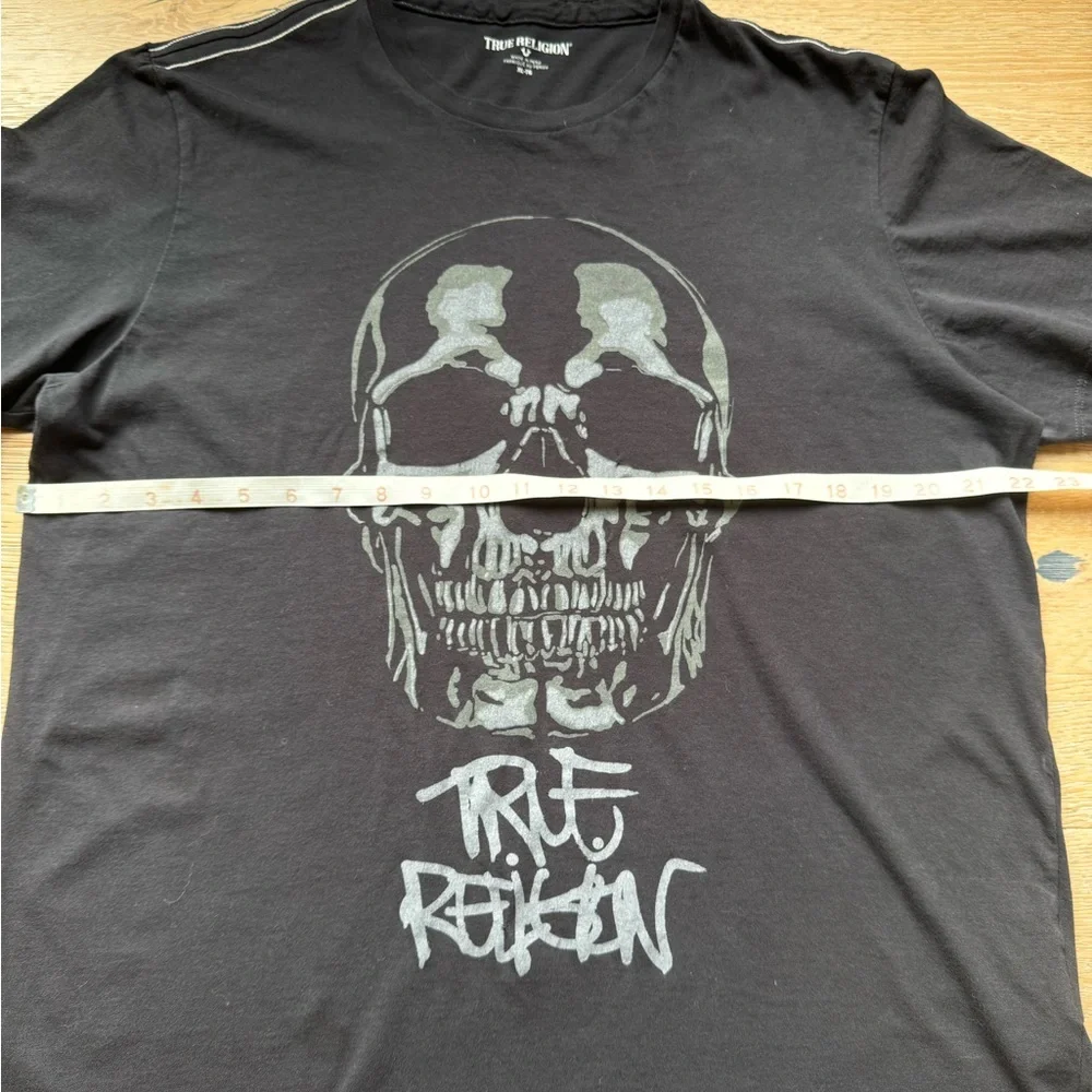 True Religion Scull men’s T shirt sz XL cotton made in Peru price firm!